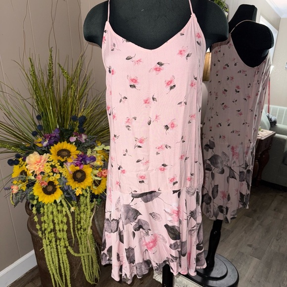 New York & Company • Floral Midi Dress - Picture 3 of 9